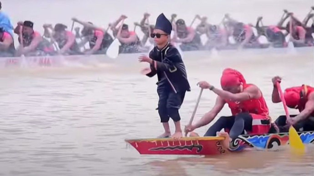 Aura Farming सोशल मीडिया पर Gen Z की नई पहचान और सौम्यता की कला