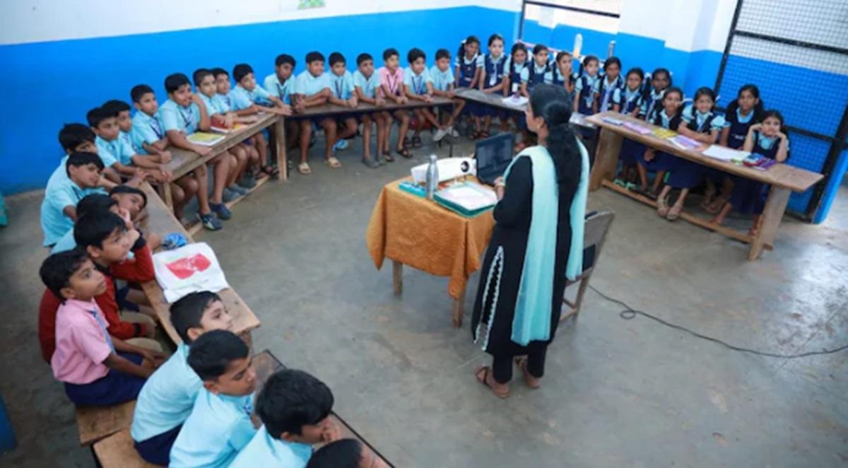 त्रिपुरा के विद्यालयों में बदली पढ़ाई की तस्वीर छात्र-केंद्रित ‘U-शेप क्लासरूम’ मॉडल से संवाद और सहभागिता को बढ़ावा