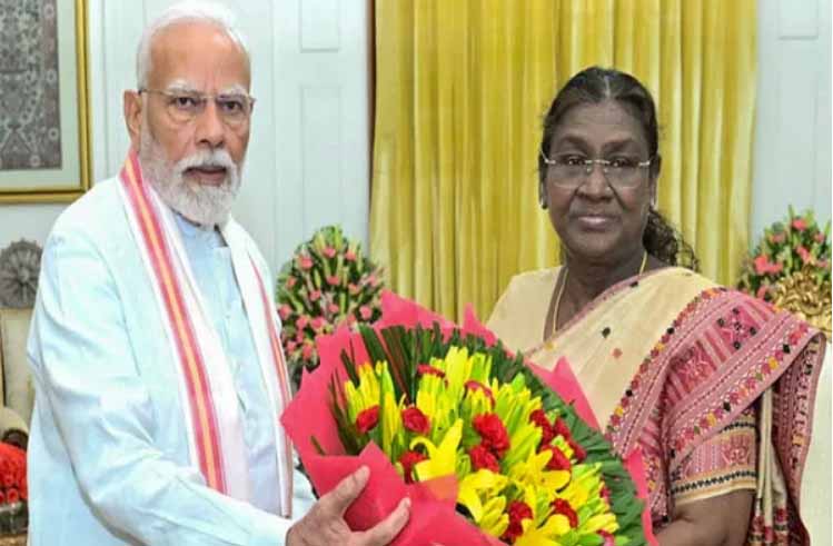 पीएम मोदी अचानक राष्ट्रपति द्रौपदी मुर्मू से मिलने पहुंचे