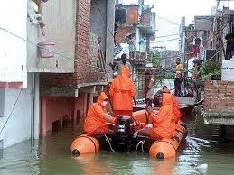 कई राज्यों में बाढ़ से हाहाकार : वाराणसी-प्रयागराज के 1 लाख घरों में गंगा का पानी भरा, यूपी के 12 जिलों में बाढ़