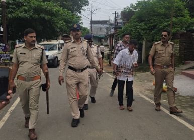 MP: जबलपुर में पुलिस ने सिरफिरे आशिक का निकाला जुलूस