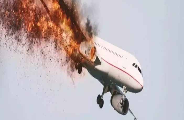 अमेरिका में हवाई हादसा : मेडिकल ट्रांसपोर्ट प्लेन क्रैश, 4 लोगों की जिंदा जलकर मौत