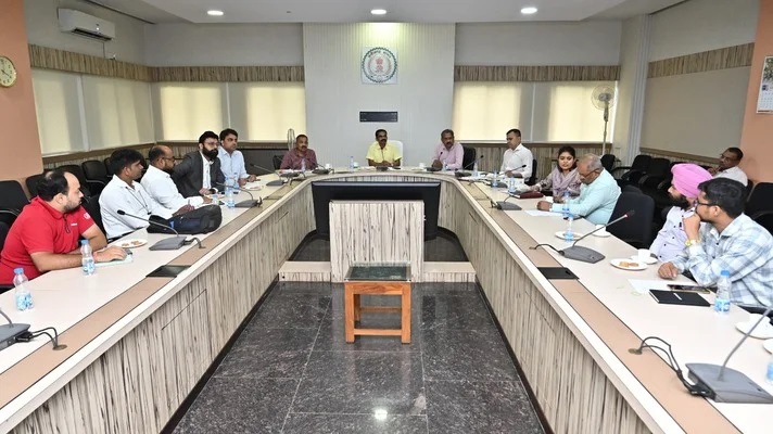 छत्तीसगढ़ में ई-वाहनों को बढ़ावा देने के लिए चार्जिंग इंफ्रास्ट्रक्चर विस्तार पर जोर