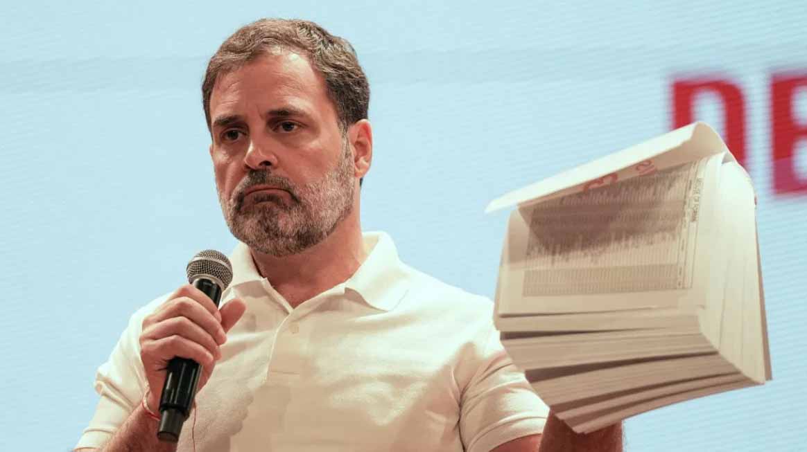 राहुल गांधी ने ईसीआई-बीजेपी पर किया हमला, बेेंगलुरु में कहा वोट चोरी संविधान के साथ धोखाधड़़ी