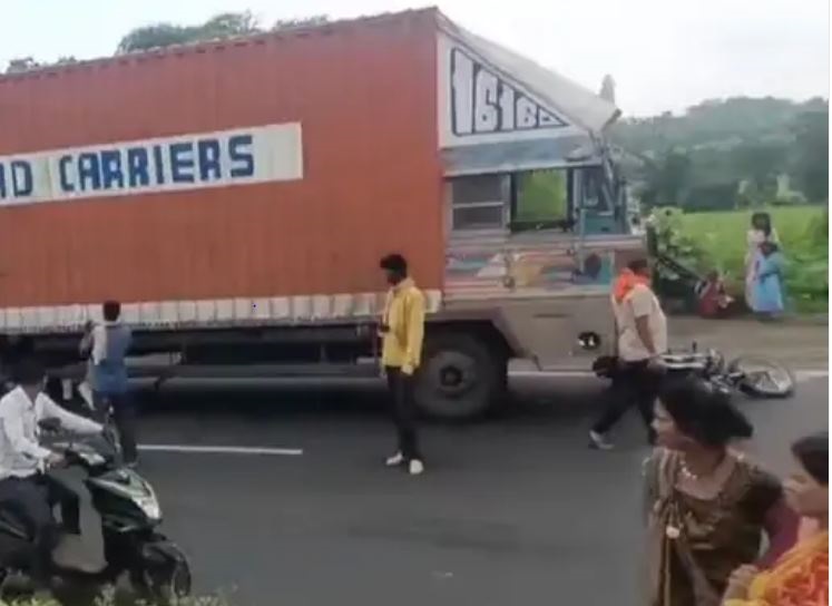 एमपी: सिवनी में कंटेनर की टक्कर से मां की मौत, बेटा गंभीर