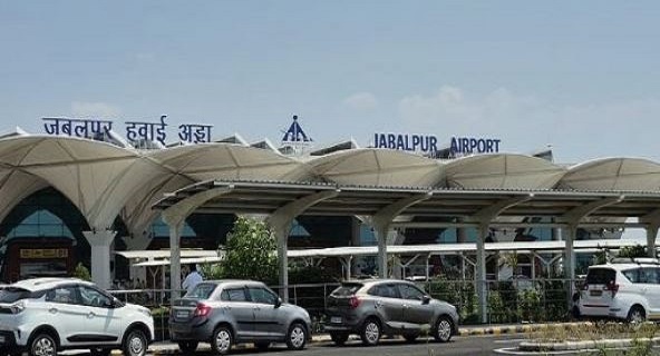 हाईकोर्ट ने कहा, डुमना विमानतल को क्यों ना बंद कर दिया जाए