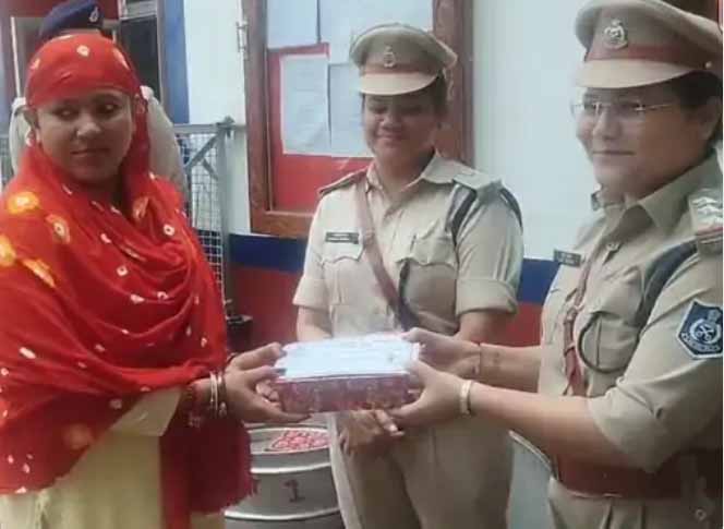 जबलपुर सेंट्रल जेल से 12 कैदी हुए स्वतंत्र, बाहर निकलकर खुले में ली हवा