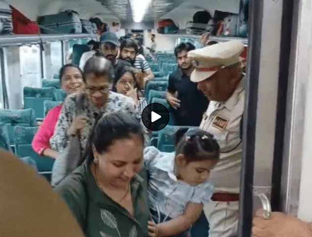 शताब्दी एक्सप्रेस में बम की धमकी से मचा हड़कम्प, डेढ़ घंटा तक रोकी ट्रेन