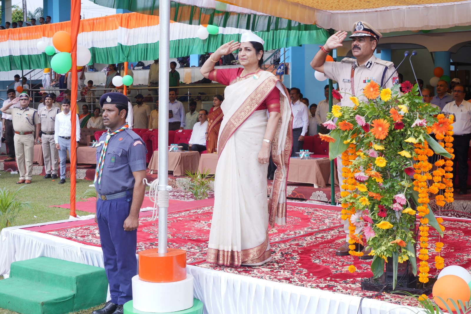 जबलपुर: पमरे की महाप्रबंधक ने किया ध्वजारोहण