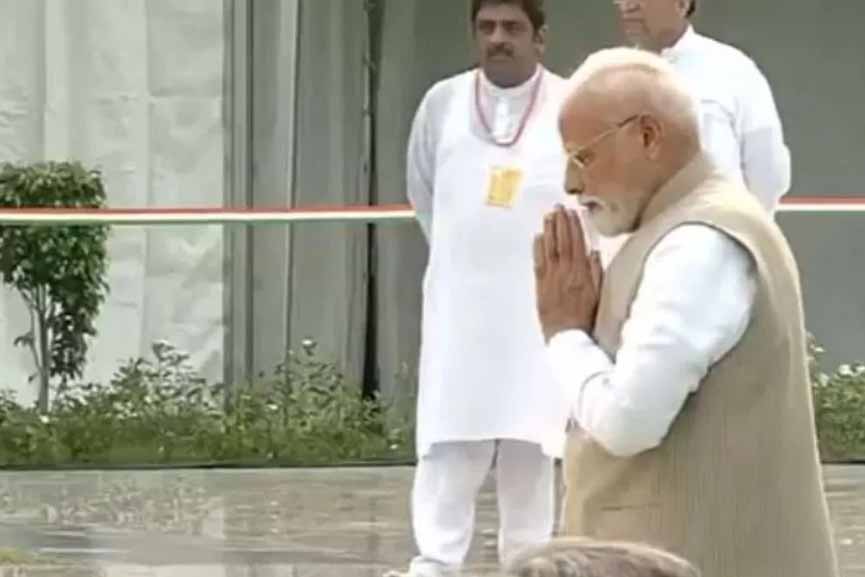 पूर्व प्रधानमंत्री अटल बिहारी वाजपेयी की आज पुण्यतिथि, राष्ट्रपति-पीएम मोदी ने दी श्रद्धांजलि