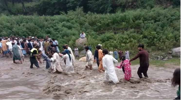 पाकिस्तान: खैबर पख्तूनख्वा में बाढ़ से भीषण तबाही, 200 से ज्यादा लोगों की मौत