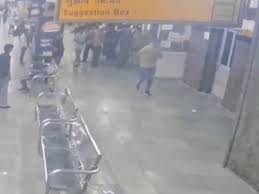 निहंगों का हुड़दंग, रेलवे स्टेशन पर आरपीएफ जवानों को पीटा, पोस्ट पर हमला, चौकी तोड़ी