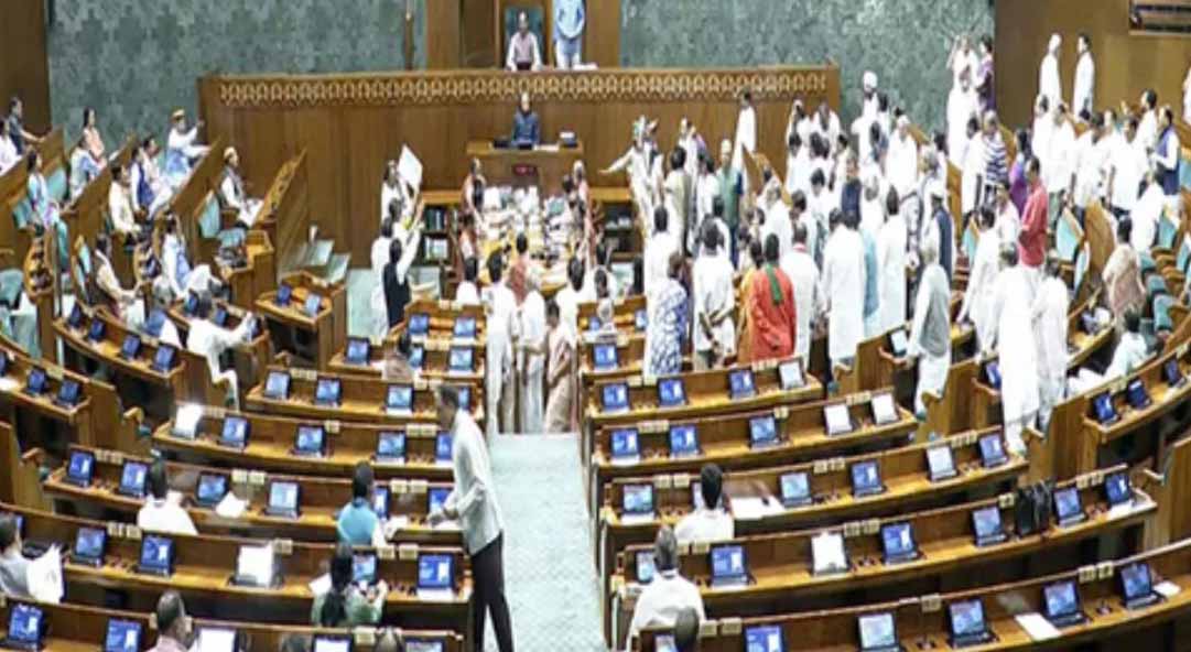 संसद में बिहार एसआईआर पर हंगामा, लोकसभा स्पीकर ओम बिरला ने एक्शन लेने की दी चेतावनी