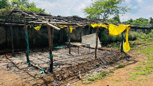 जबलपुर में डुमना रोड पर बदमाशों ने होटल को किया आग के हवाले