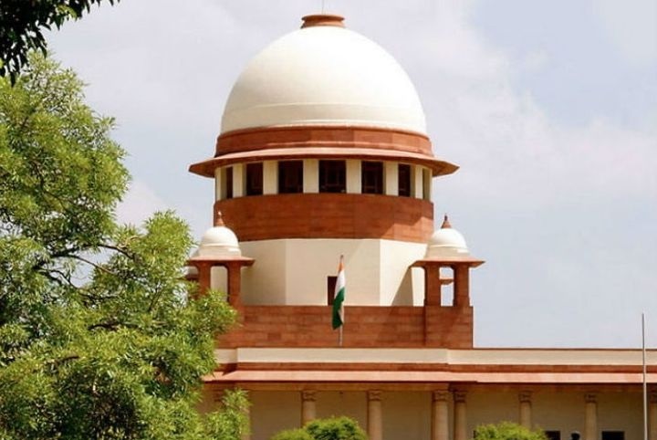 दिल्ली-एनसीआर में सुप्रीम कोर्ट का नया आदेश: आवारा कुत्तों को सड़कों पर लौटने की अनुमति, लेकिन नई शर्तों के साथ