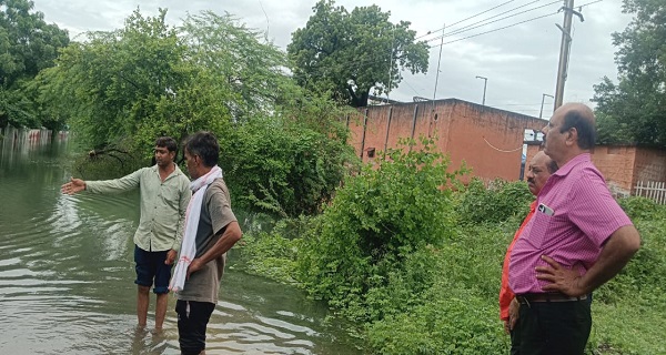 राजस्थान: भारी बारिश में रेल कालोनी में 4 फीट तक पानी भरा, डबलूसीआरईयू मदद को सामने आयी