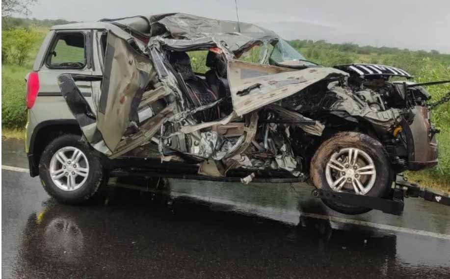 राजस्थान में भीषण सड़क हादसा, पुष्कर दर्शन को जा रहे 4 लोगों की दर्दनाक मौत, एसयूवी के परखच्चे उड़े