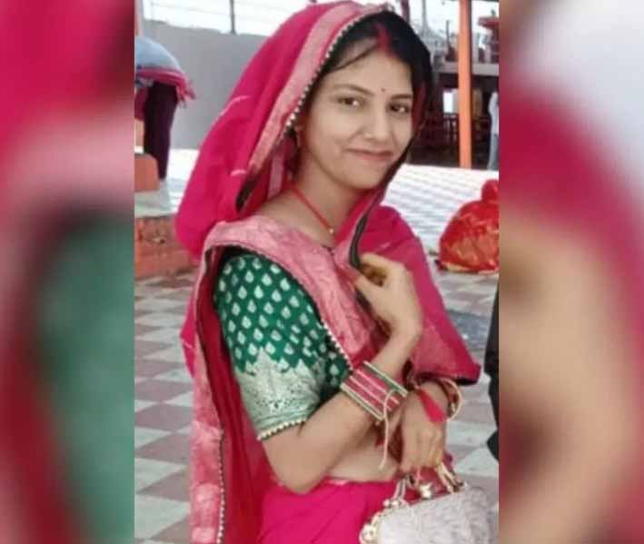 ओएमजी : पति-पत्नी के बीच में सोती थी सास, परेशान दुल्हन ने फांसी लगाकर की आत्महत्या