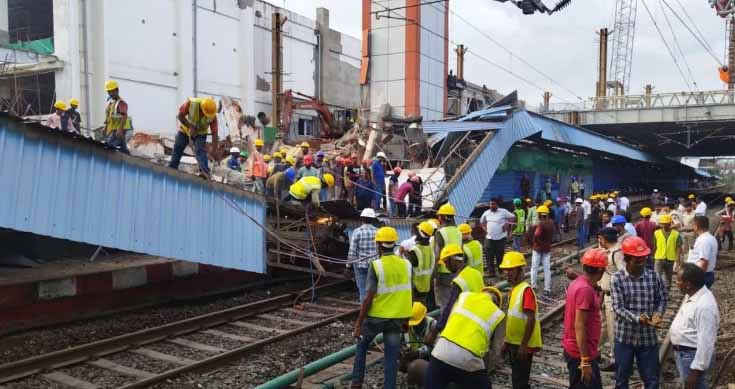 कटक रेलवे स्टेशन पर निर्माणाधीन छत गिरने से अफरातफरी, ट्रेन सेवाएं प्रभावित