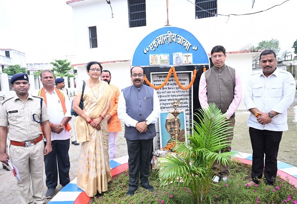उप मुख्यमंत्री अरुण साव कविता पाठ समारोह में हुए शामिल, कैदियों ने 