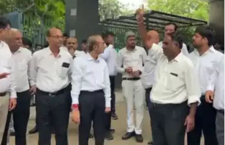 गुजरात हाईकोर्ट के जज का मध्यप्रदेश ट्रांसफर, एडवोकेट एसोसिएशन ने जताया विरोध, कामकाज बंद, 6 सदस्यीय समिति बनाई