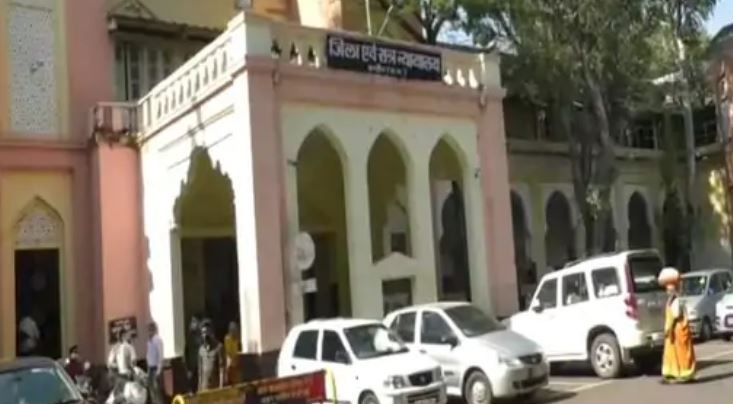 इंदौर: जिला न्यायालय ने पांच अधिवक्ताओंं को सुनाई सजा