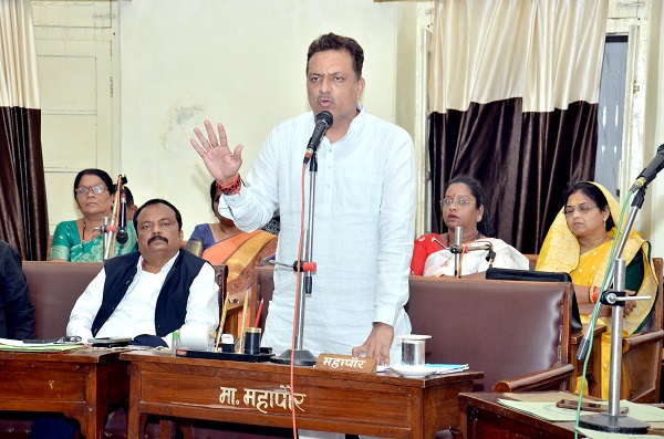 जबलपुर विकास की ओर बढ़ रहा महापौर अन्नू ने साधारण सभा में साझा किए महत्वपूर्ण निर्णय