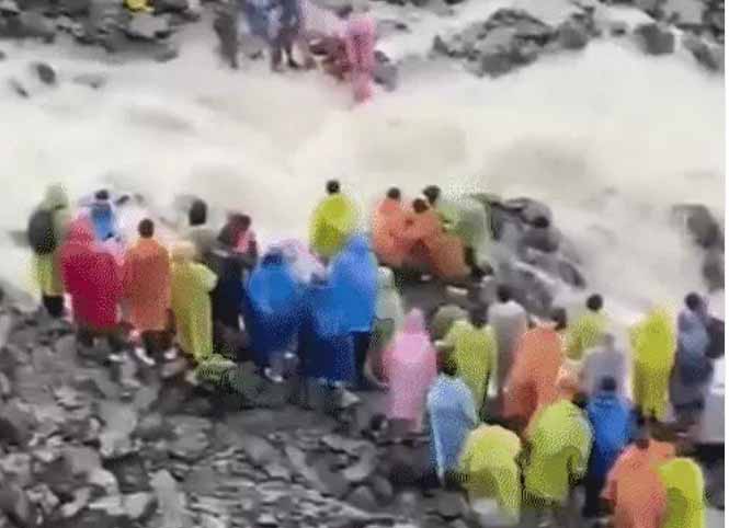 हिमाचल के चंबा में लैंडस्लाइड में 11 लोगों की मौत