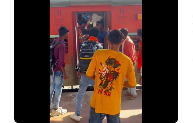 ट्रेन में "आटा प्रैंक" वीडियो वायरल, सोशल मीडिया पर गुस्से की लहर