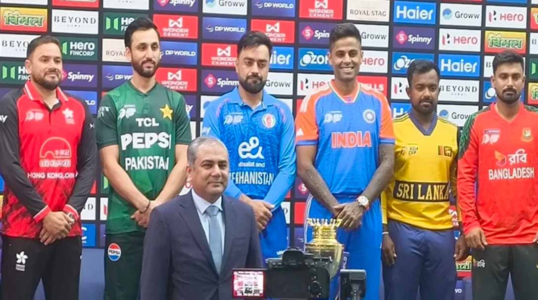 एशिया कप के मैच के भारत-पाक के कप्तानों का हुआ आमना-सामना