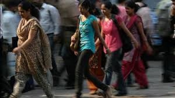 गुजरात में अब महिलाएं भी कर सकेंगी नाइट शिफ्ट में काम