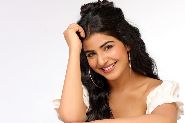 शिखा मल्होत्रा का बयान: बिग बॉस 19 पर कड़ी टिप्पणी