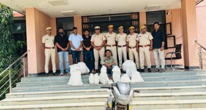 एमडी ड्रग्स फैक्ट्री का भंडाफोड़ 50 करोड रुपए का मादक पदार्थ जप्त, मोस्ट वांटेड तस्कर गिरफ्तार