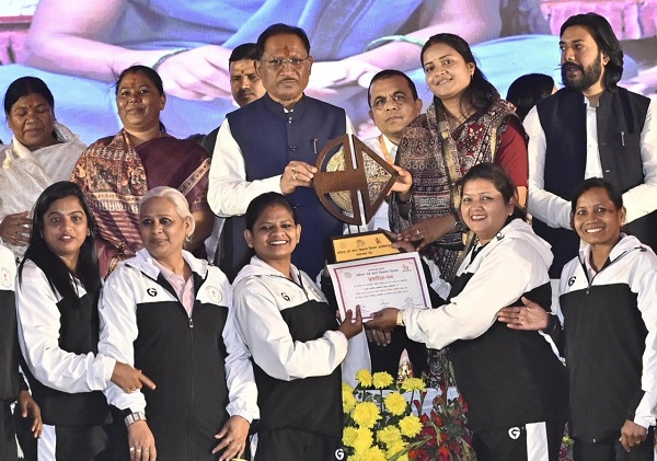 रायपुर: महतारियों के सशक्तिकरण में छत्तीसगढ़ सरकार ने कायम की मिसाल