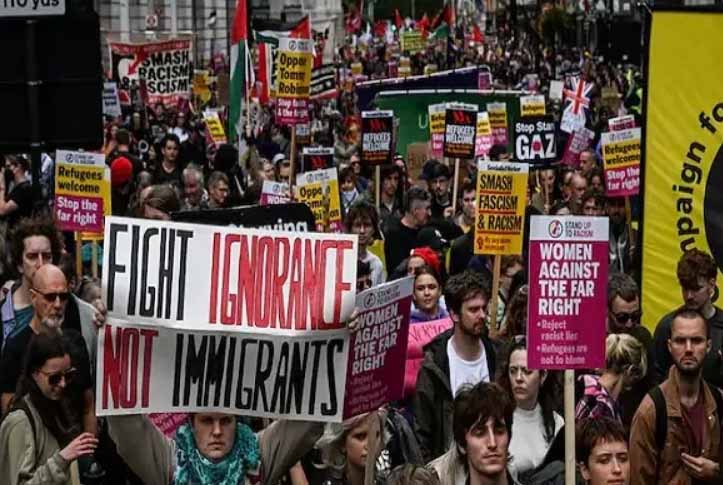 अवैध प्रवासियों के खिलाफ लंदन में 1 लाख लोग सड़कों पर उतरे, किया प्रदर्शन, पुलिसकर्मियों से हुई हाथापाई