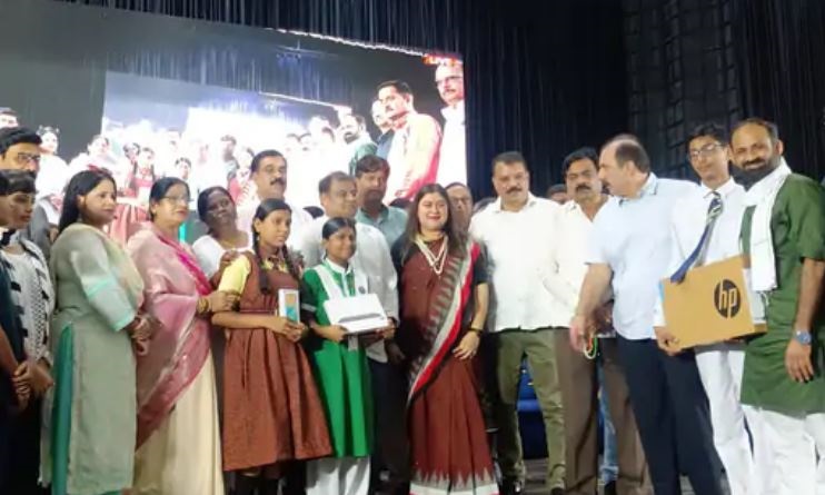 MP : जबलपुर में नेता प्रतिपक्ष उमंग सिंघार ने भारत-पाकिस्तान मैच पर कहा, व्यापार नहीं तो खेल कैसे 