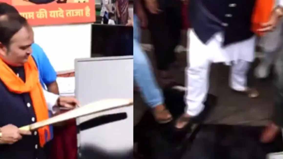 महाराष्ट्र में भारत-पाकिस्तान मैच से पहले ही विरोध प्रदर्शन, उद्धव ठाकरे के प्रवक्ता ने तोड़ा टीवी