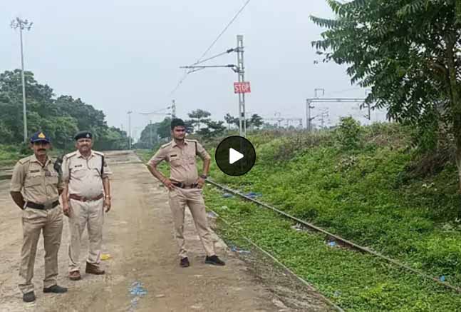 शहडोल रेलवे यार्ड में पेड़ से लटकी मिला लाश, गार्ड ने दी जानकारी, जीआरपी बोली- हत्या की आशंका