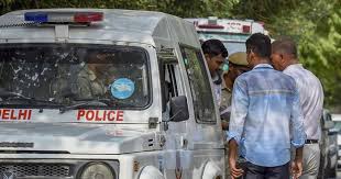 महाराष्ट्र : स्कूल को मिली बम से उड़ाने की धमकी, नासिक में आधी रात चलाया गया सर्च ऑपरेशन