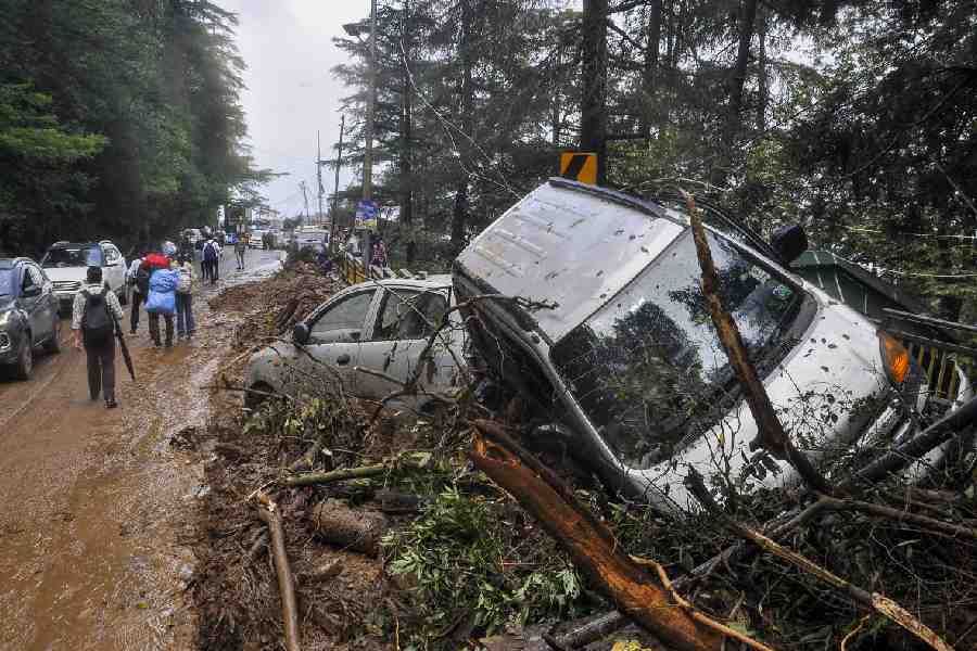 मानसून की तबाही, हिमाचल में भूस्खलन से जनहानि