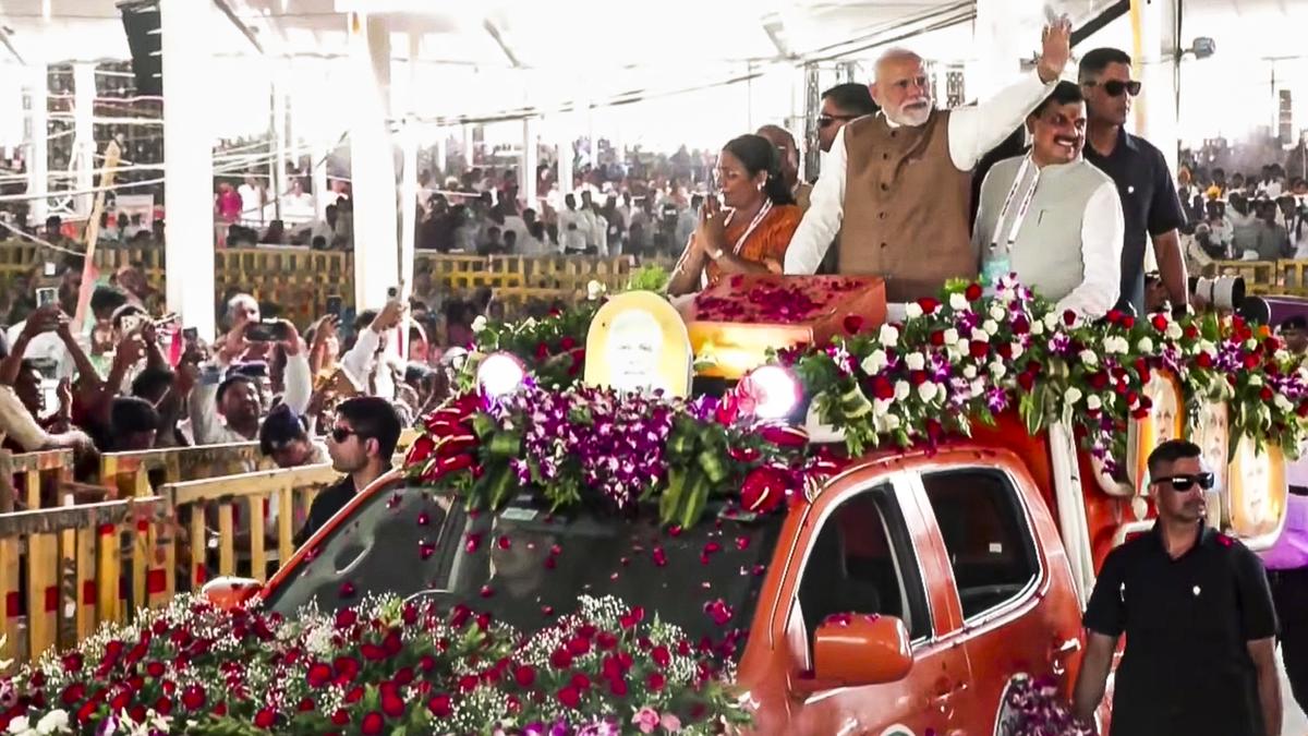 धार में पीएम मोदी की गर्जना, ऑपरेशन सिंदूर से भारत ने पाकिस्तान को पलक झपकते ही घुटनों पर ला दिया