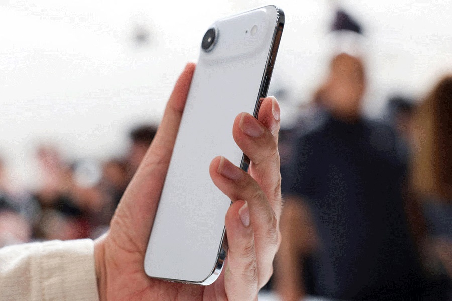 5.6 मिलीमीटर अल्ट्रा स्लिम iPhone Air भारत में लॉन्च, eSIM सपोर्ट से बदलेंगे मोबाइल उपयोग के मायने