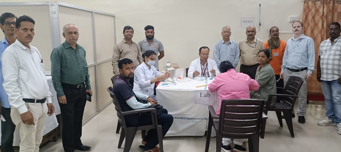 स्वच्छता ही सेवा अभियान: जबलपुर रेल मंडल के चिकित्सा विभाग ने सफाई मित्रों का किया स्वास्थ्य परीक्षण