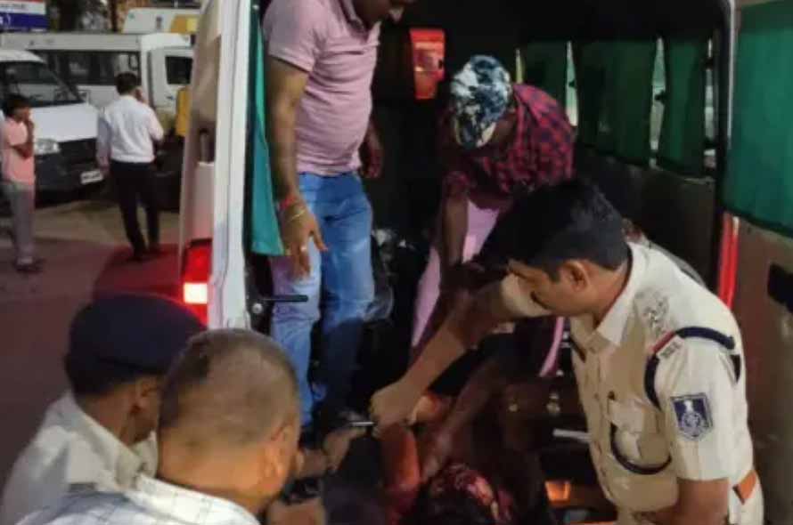 सीधी में भीषण सड़क हादसे में तीन की मौत, सीएम मोहन यादव के आज के कार्यक्रम हुए रद्द