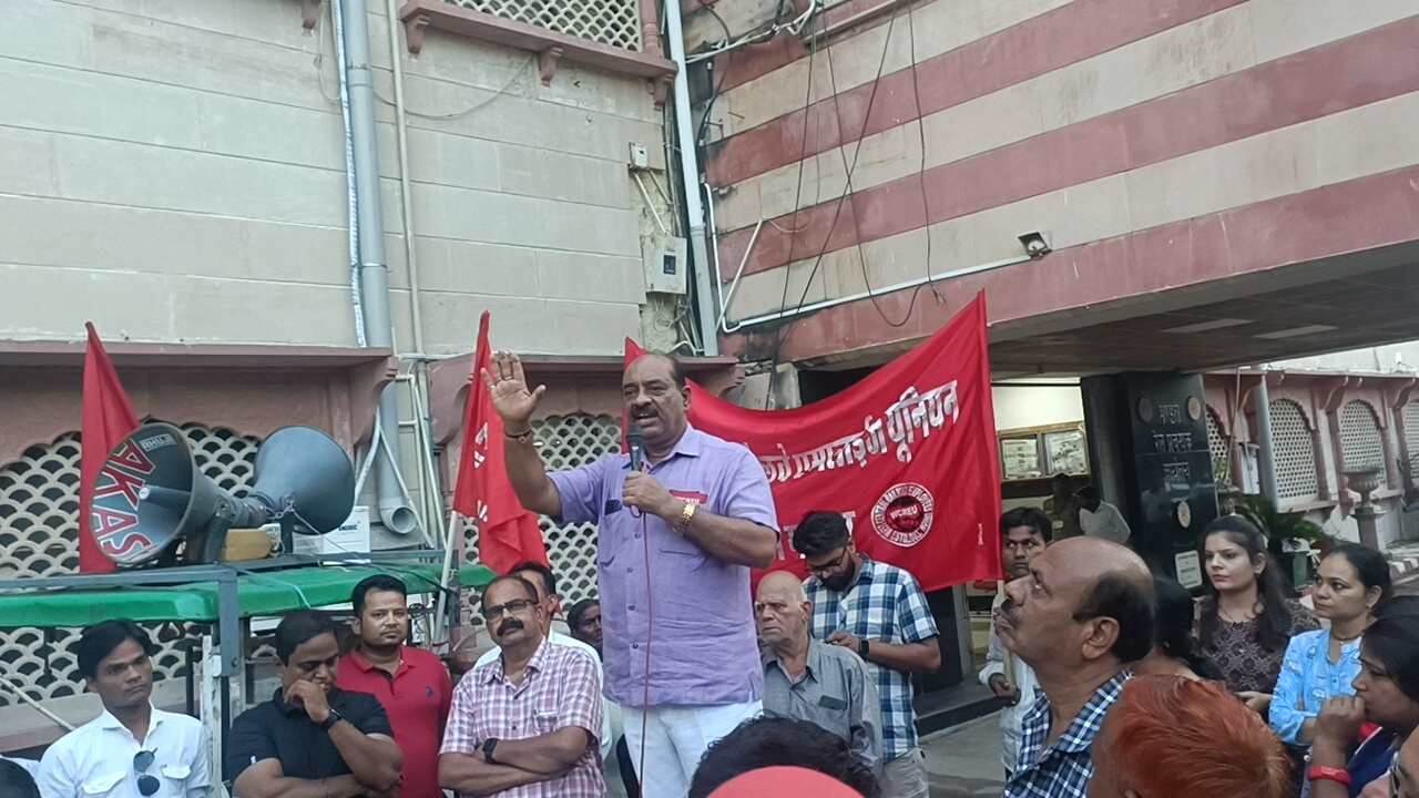 कोटा- WCREU ने निकाली विशाल रैली, 8वें वेतन आयोग की मांग को लेकर किया जोरदार प्रदर्शन