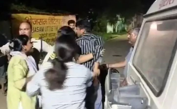 जबलपुर के रांझी में बदमाश ने मचाया कोहराम, लोगों ने पकड़कर पीटा, किया पुलिस के हवाले