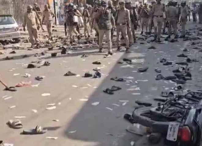 बरेली में बवाल, मौलाना तौकीर रजा के समर्थकों ने किया पथराव