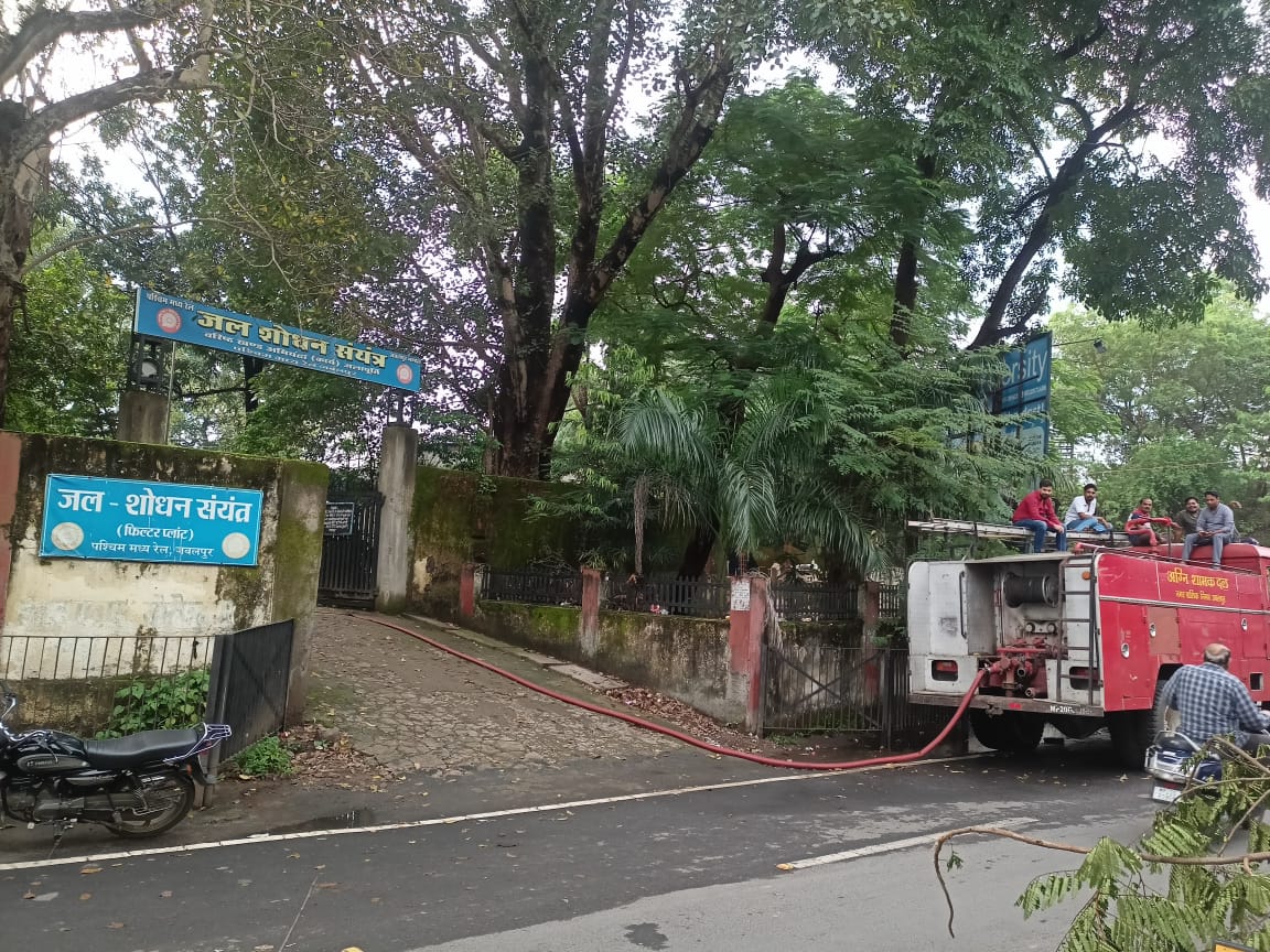 रेलवे में 48 घंटे बाद भी जल संकट, जबलपुर की जगह सतना