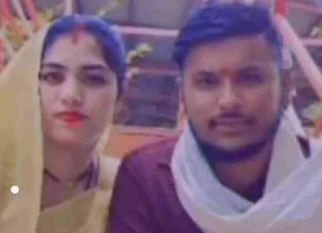 दुर्गा पंडाल में गरबा खेलते-खेलते अचानक हार्ट अटैक से नवविवाहिता की मौत, पति के साथ डांस कर रही थी