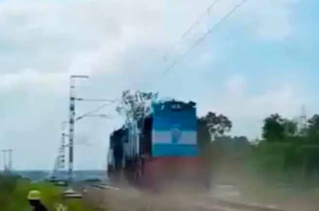 एमपी के रामपुर नैकिन में 100 केएमपीएच की स्पीड से इंजिन का ट्रायल, जल्द शुरू होंगी ट्रेनें